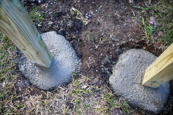 Fence Post Repair in Akron