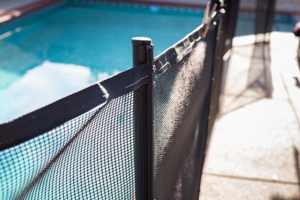 Mesh Pool Fence Construction in Akron