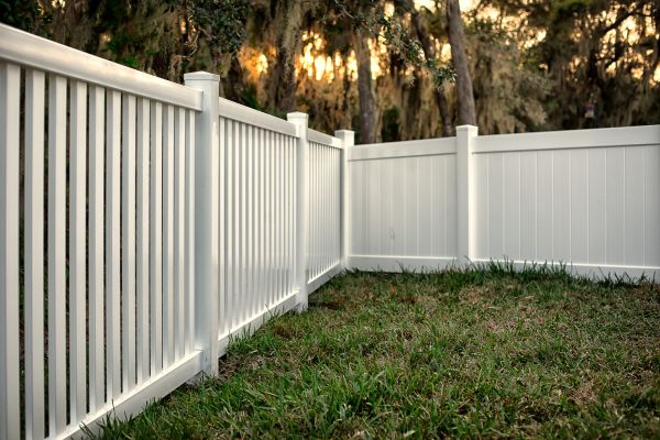 Vinyl Fence Construction in Akron