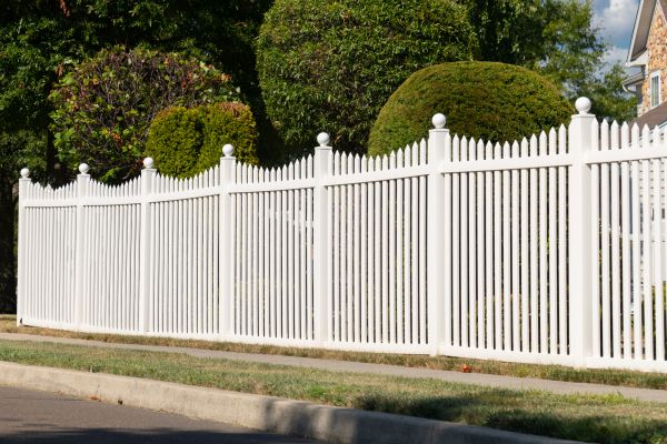 Vinyl Picket Fence Repair in Akron